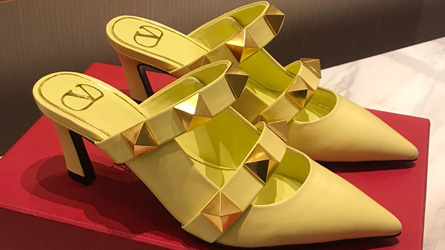 
				Valentino - Yellow, Size 41
				รองเท้า