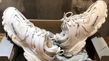 
				Balenciaga - white sneaker & size 40 only
				รองเท้า
